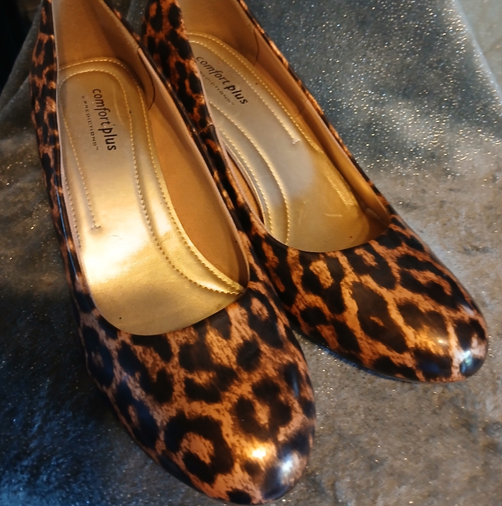 Cute Comfort Plus by Predictions Leopard Print Heels